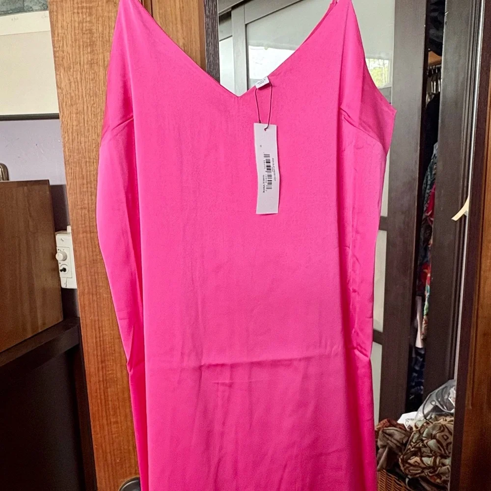 Influencer The Drop Ana Silky V-Neck Midi Slip Dress in Hot Pink Size Medium NWT - Picture 14 of 16